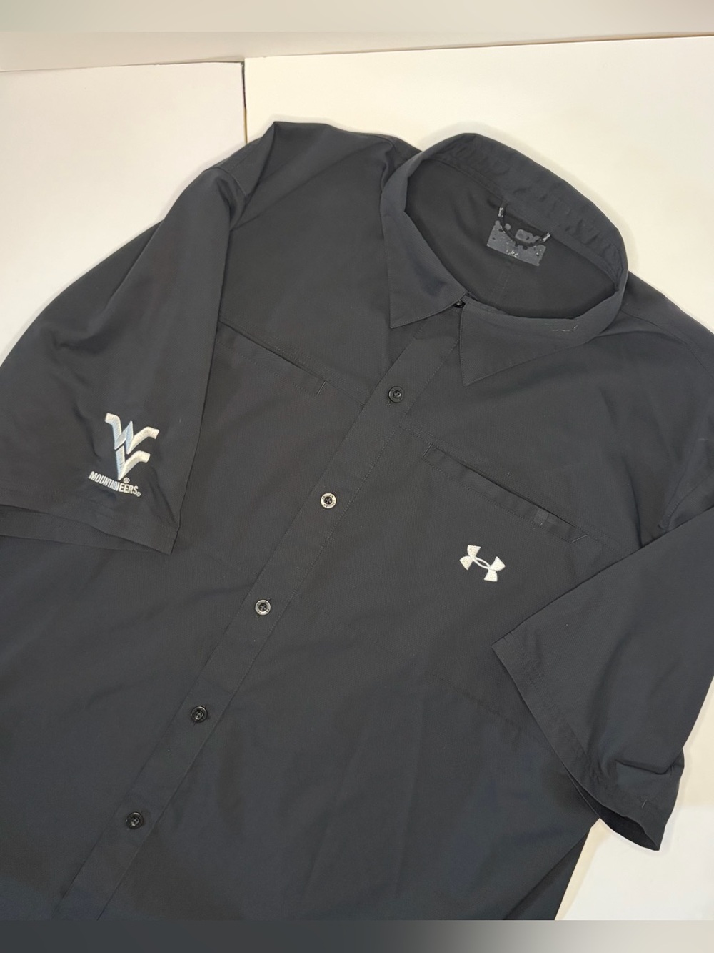 Under Armour Men's Black Short-Sleeve Button-Down Shirt with WVU Logo - Picture 1 of 10